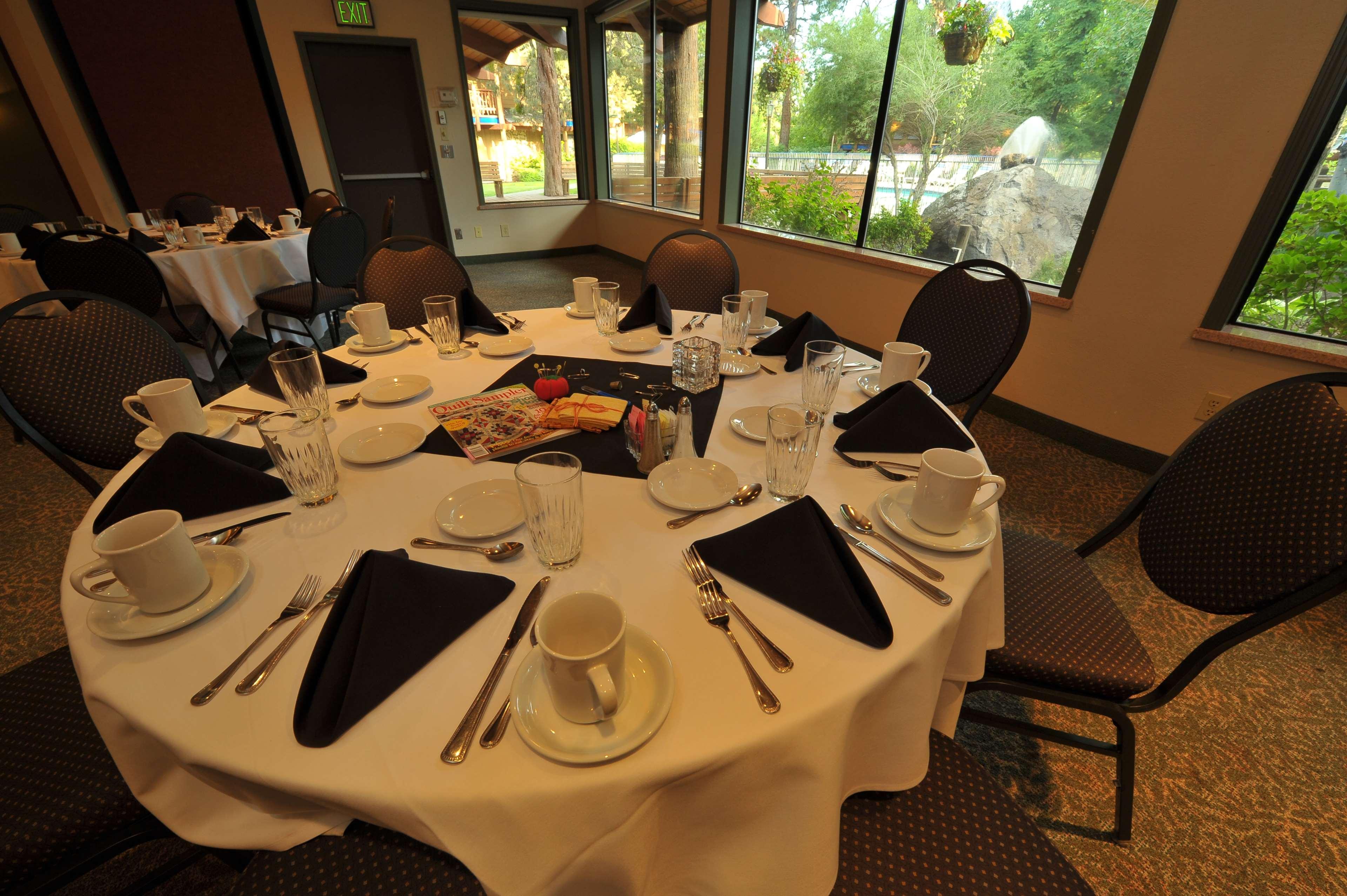 Shilo Inn Suites Hotel - Bend Restaurace fotografie